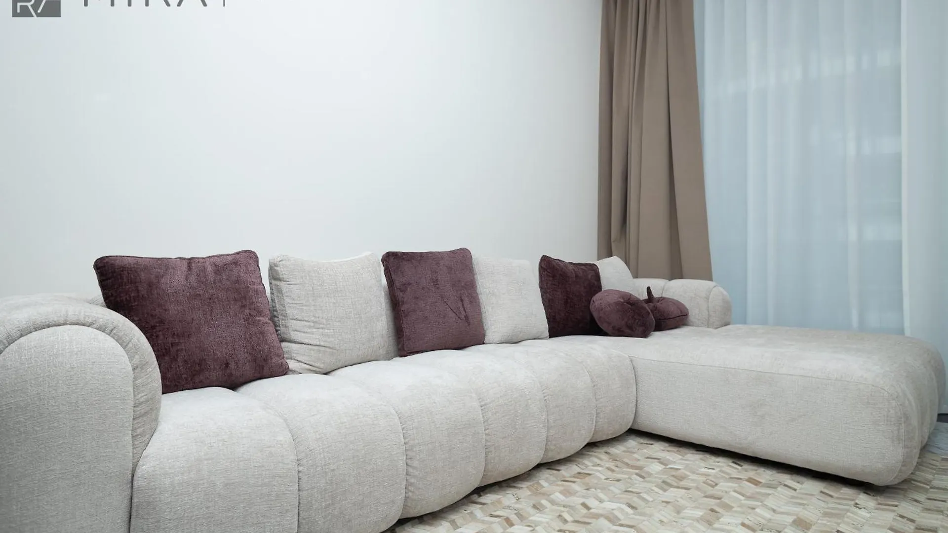 Mira Holiday Homes - Newly 2 Bedroom With Balcony In Business Bay Dubai Apartment